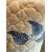 1 كوفرتة كابوتنيه مقاس 240×260 سم 2 كيس خدادية ديكورية 1 كوفرتة كابوتنيه مقاس 240×260 سم 2 كيس خدادية ديكورية